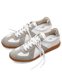 カズマ ホワイト トレーナー スニーカー