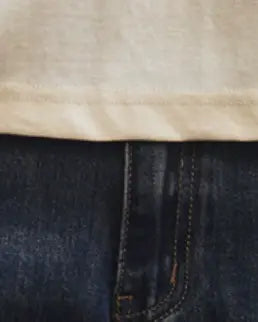 フェザーアートバックプリントTシャツ