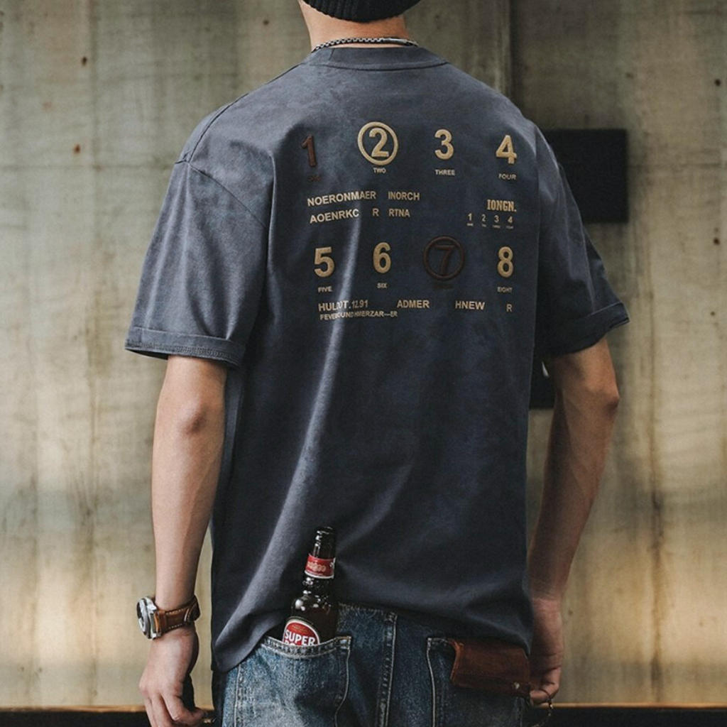 ナンバーアートバックプリントTシャツ