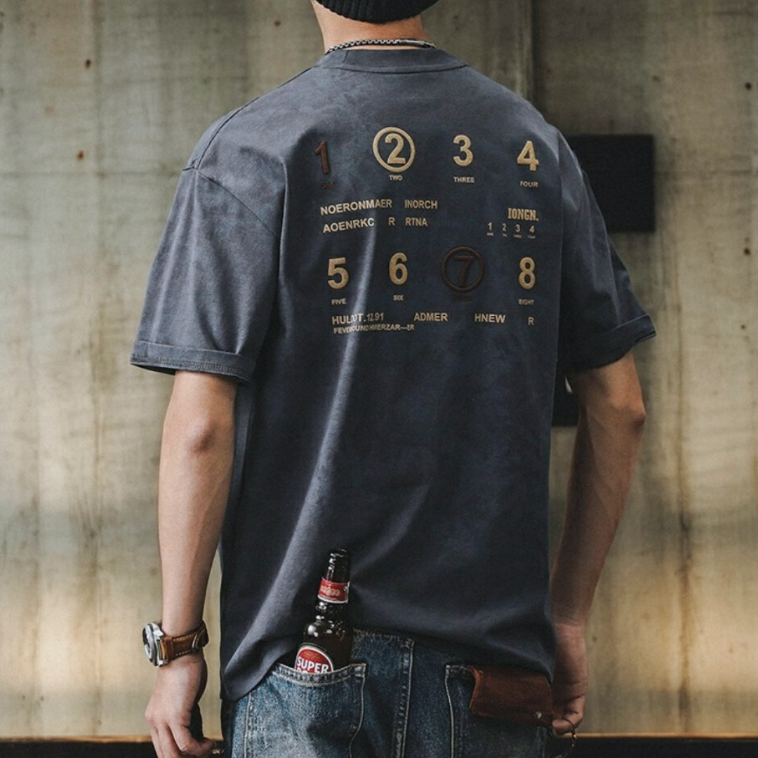 ナンバーアートバックプリントTシャツ