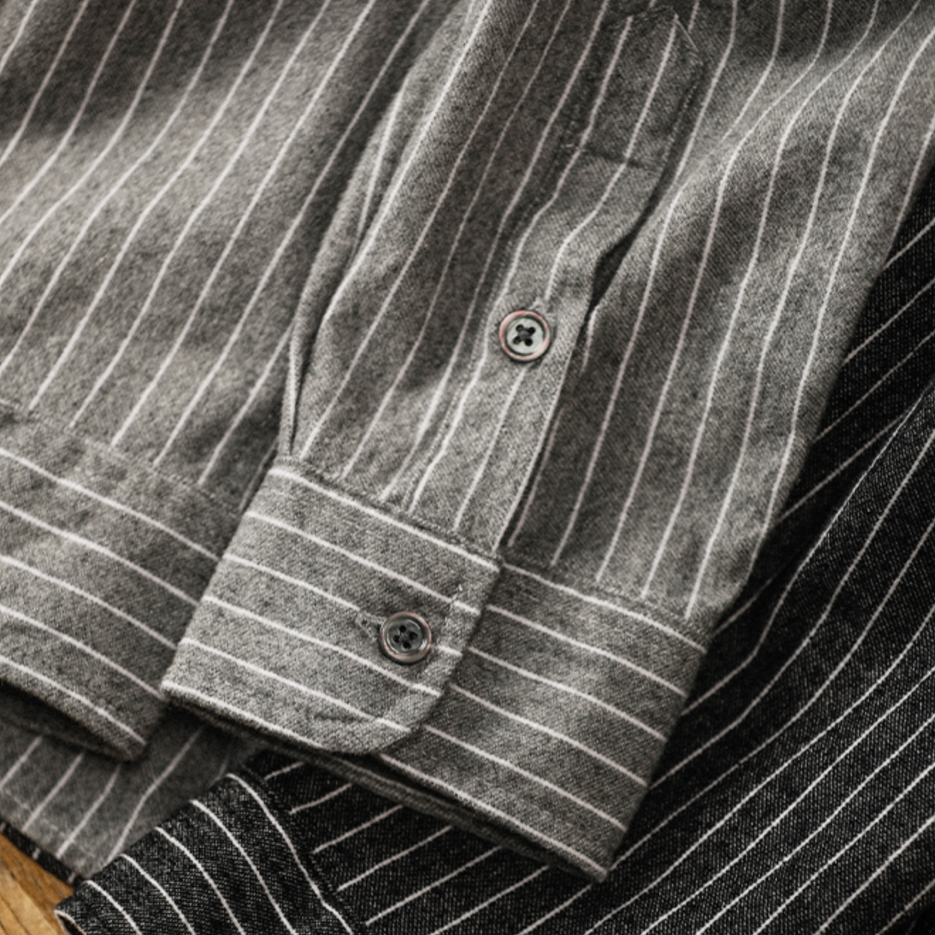 カサイストライプカジュアルシャツ