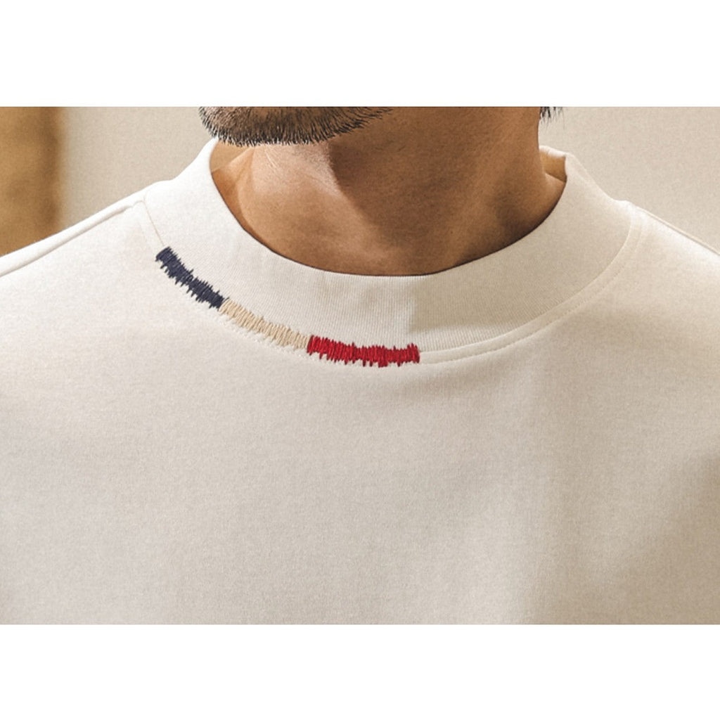 メンズ ヘビーコットンオーバーサイズTシャツ — ネックライン刺繍のビッグシルエット半袖