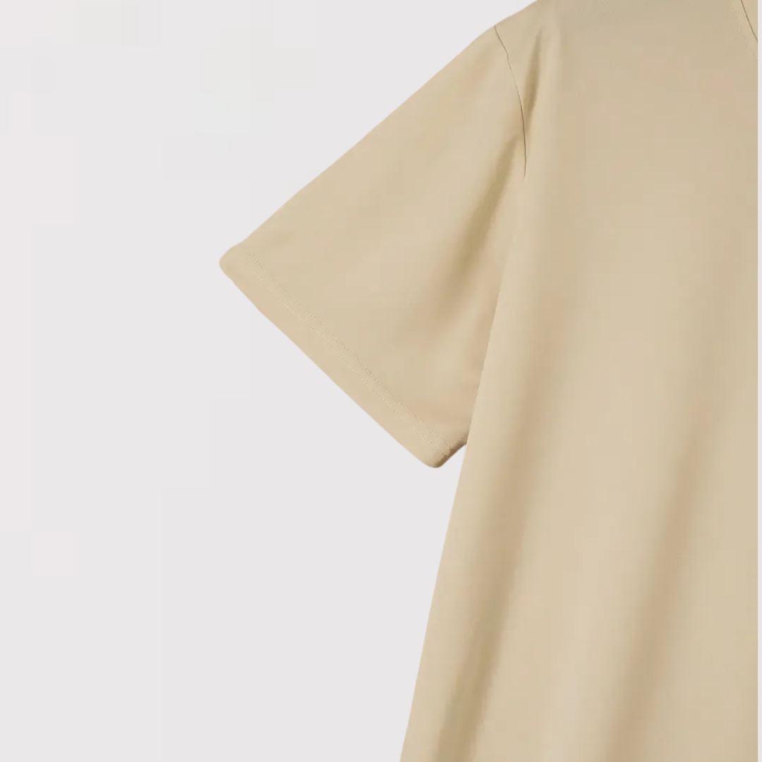 DAIGO | VネックTシャツ