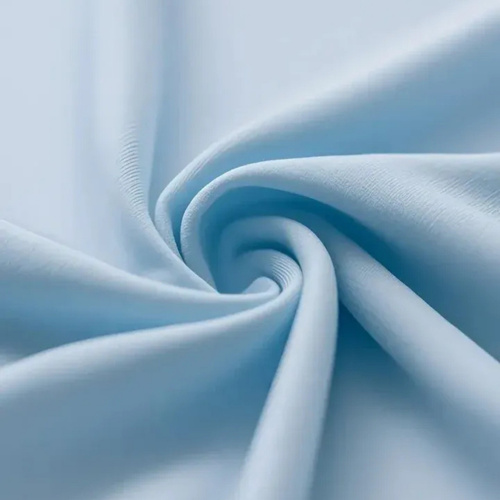 DAIGO | VネックTシャツ