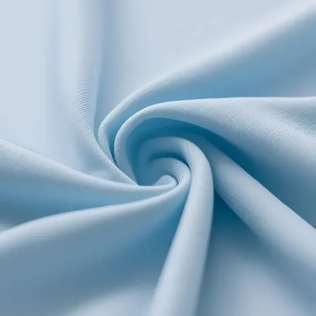 DAIGO | VネックTシャツ