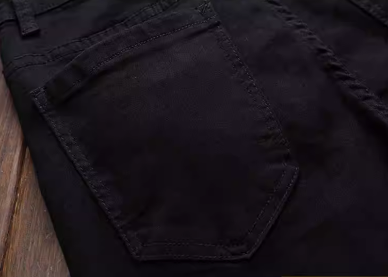 アキラ ブラック ストリートリップ デニムパンツ