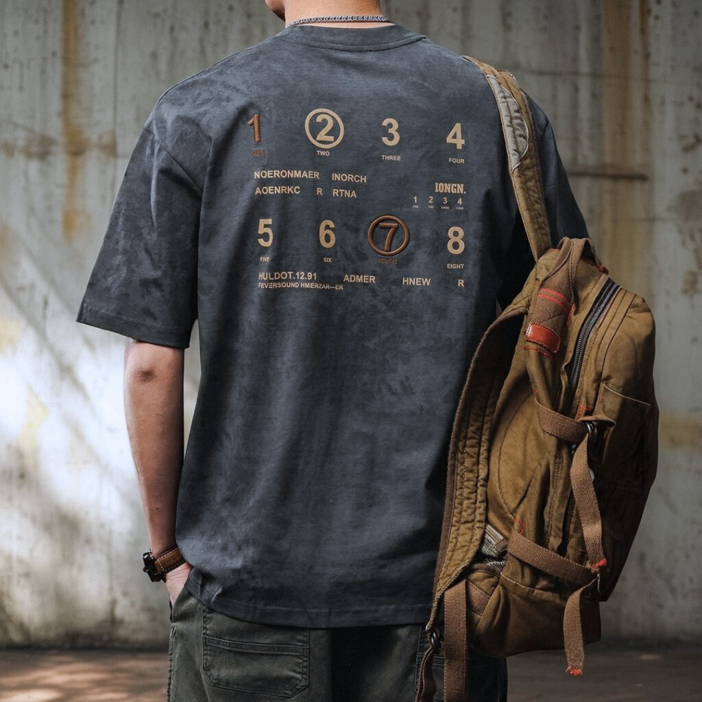 ナンバーアートバックプリントTシャツ