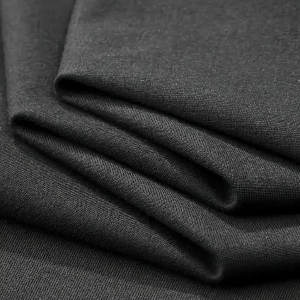 DAIGO | VネックTシャツ