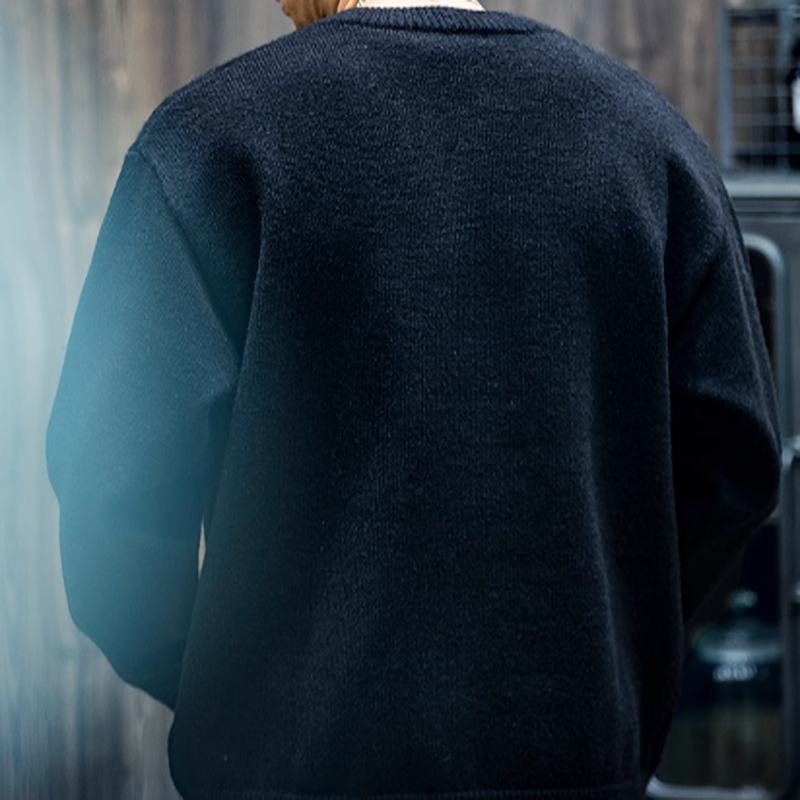 ナオ ミニマル Vネック ポケットセーター