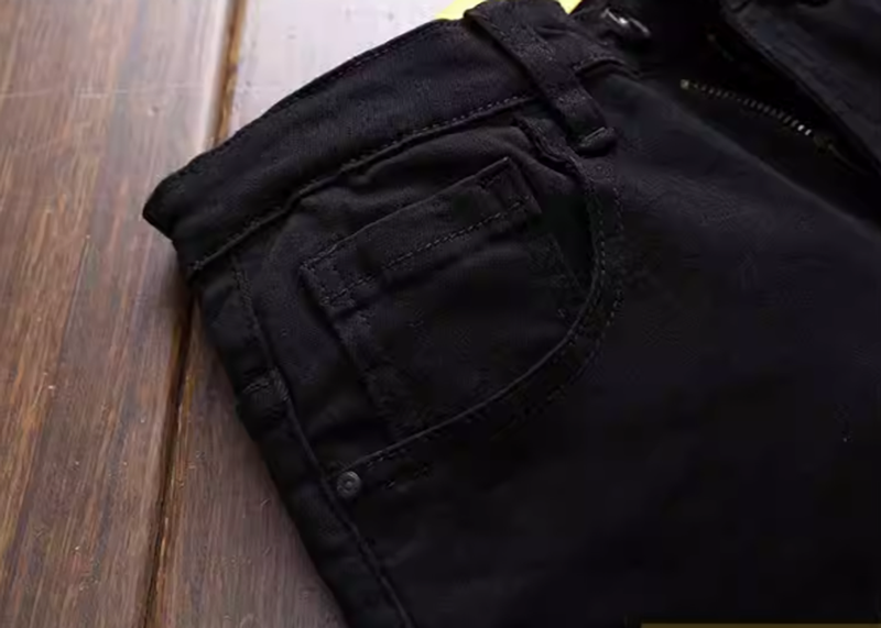 アキラ ブラック ストリートリップ デニムパンツ