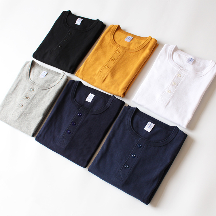 メンズ コットン長袖ヘンリーネックTシャツ — シンプルデザインのデイリーカジュアルスタイル