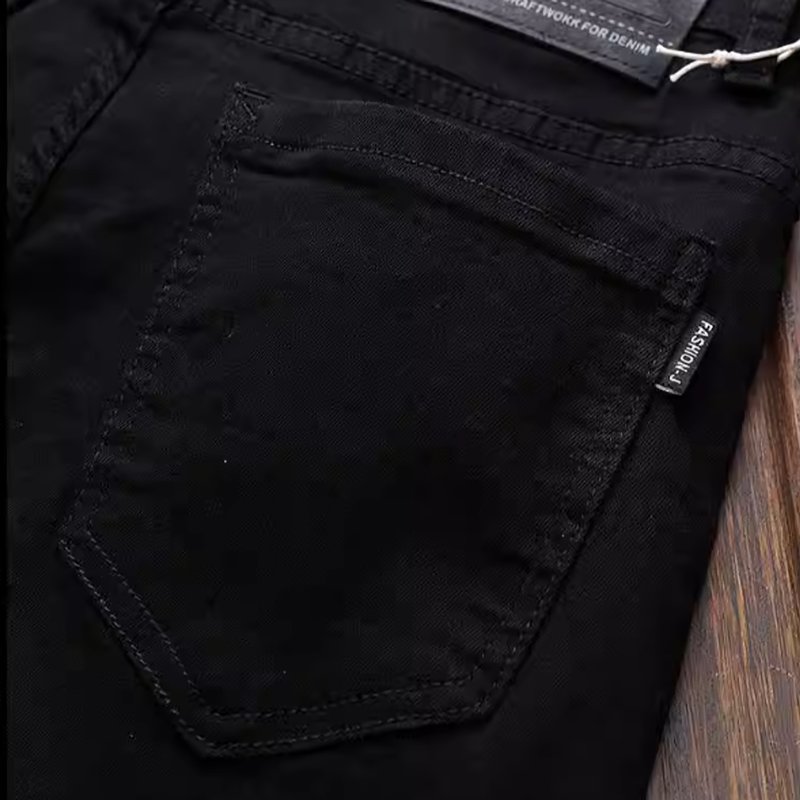 アキラ ブラック ストリートリップ デニムパンツ