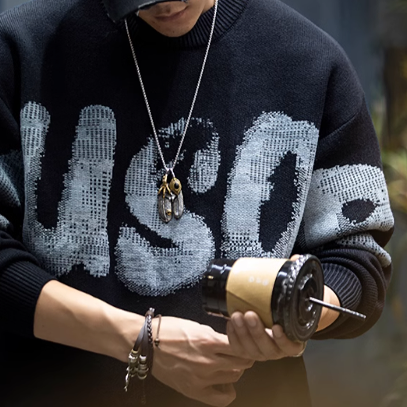 ユウト グラフィック クルーネック セーター