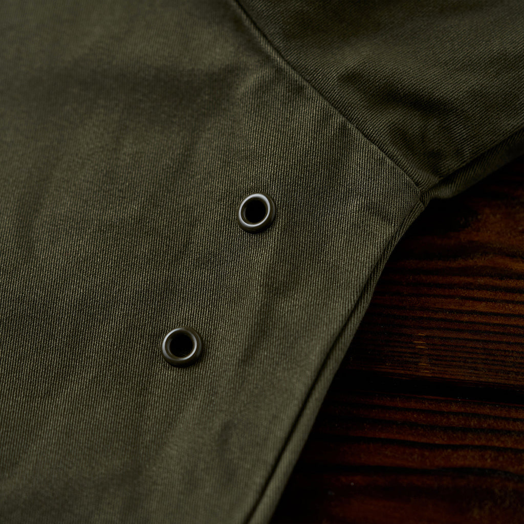 カズオ オリーブ ミリタリーレースアップ パーカー