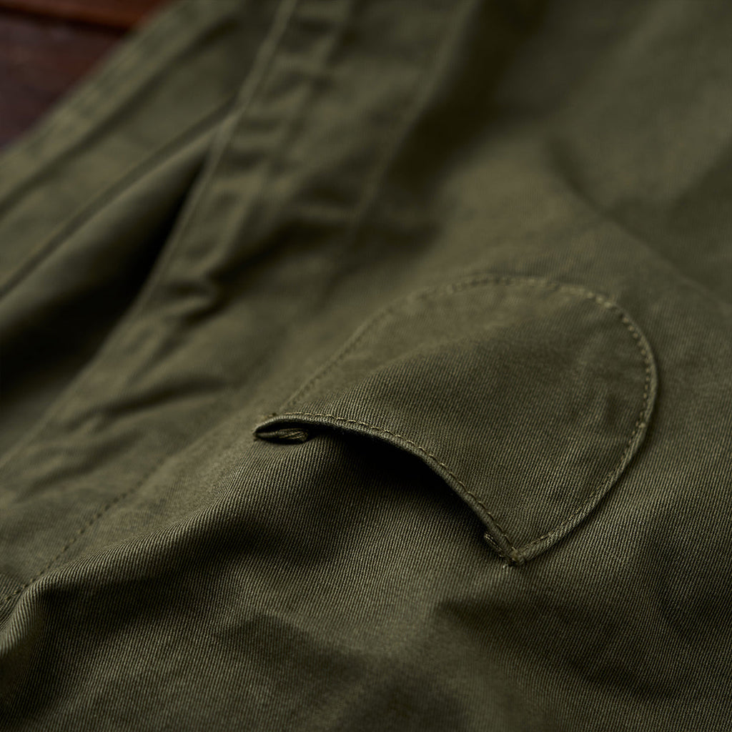 カズオ オリーブ ミリタリーレースアップ パーカー