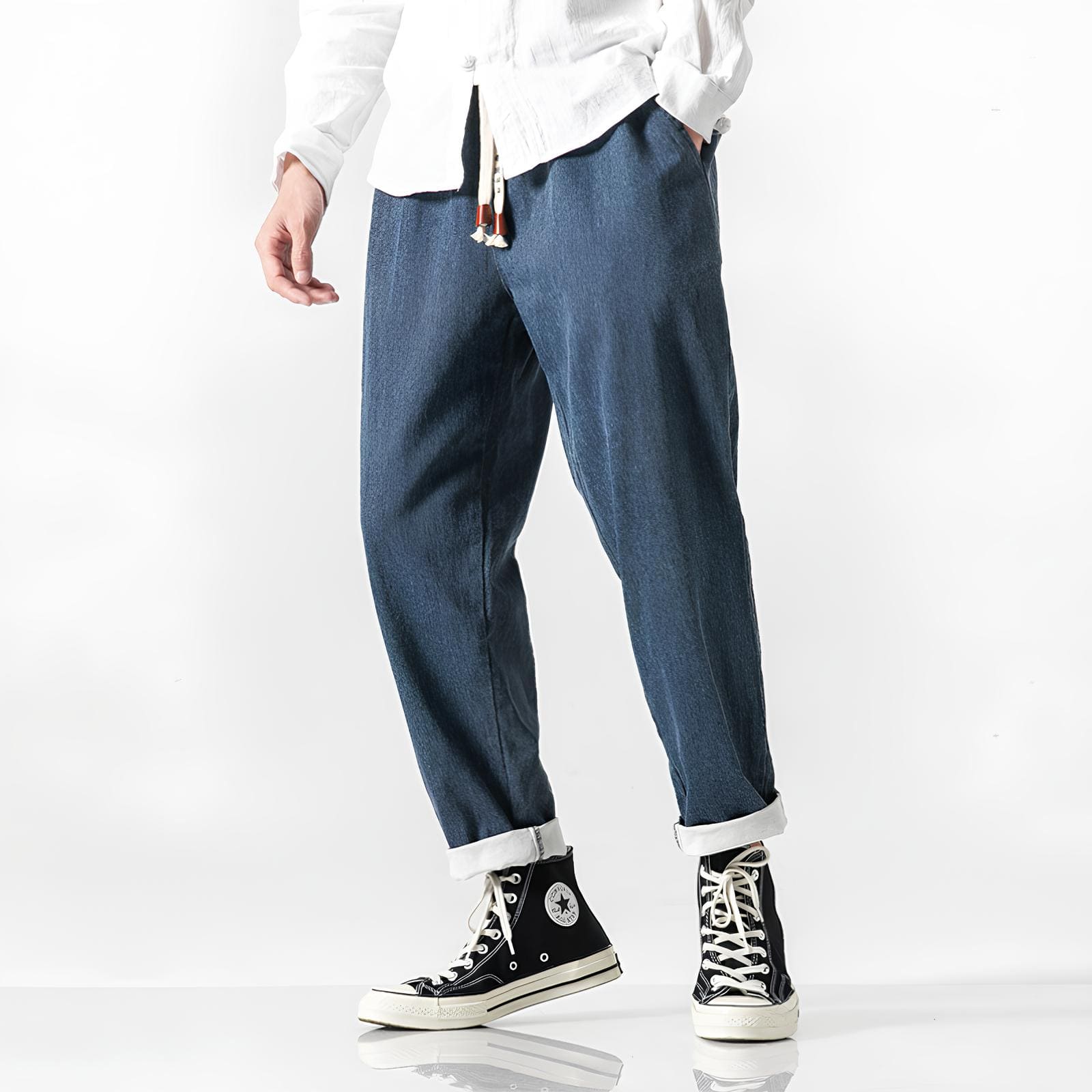 アサミ コンフォートデニムパンツ — 裾ロールアップテーパードのリラックスワークスタイル