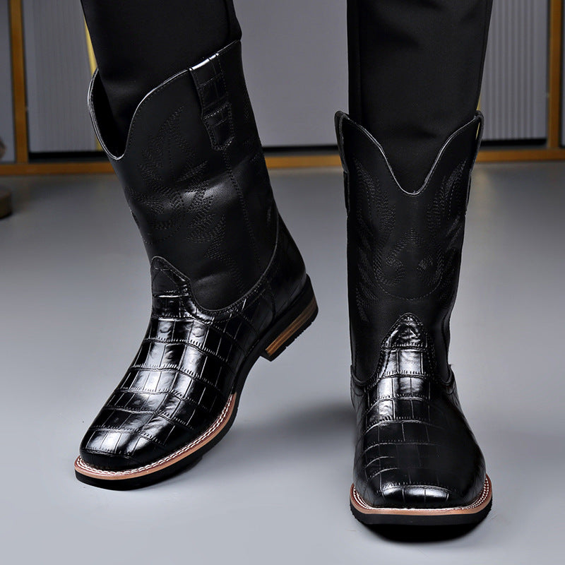 黒のミドル丈ウエスタンブーツ（2足）サイドの留め具、型押しと刺繍風模様