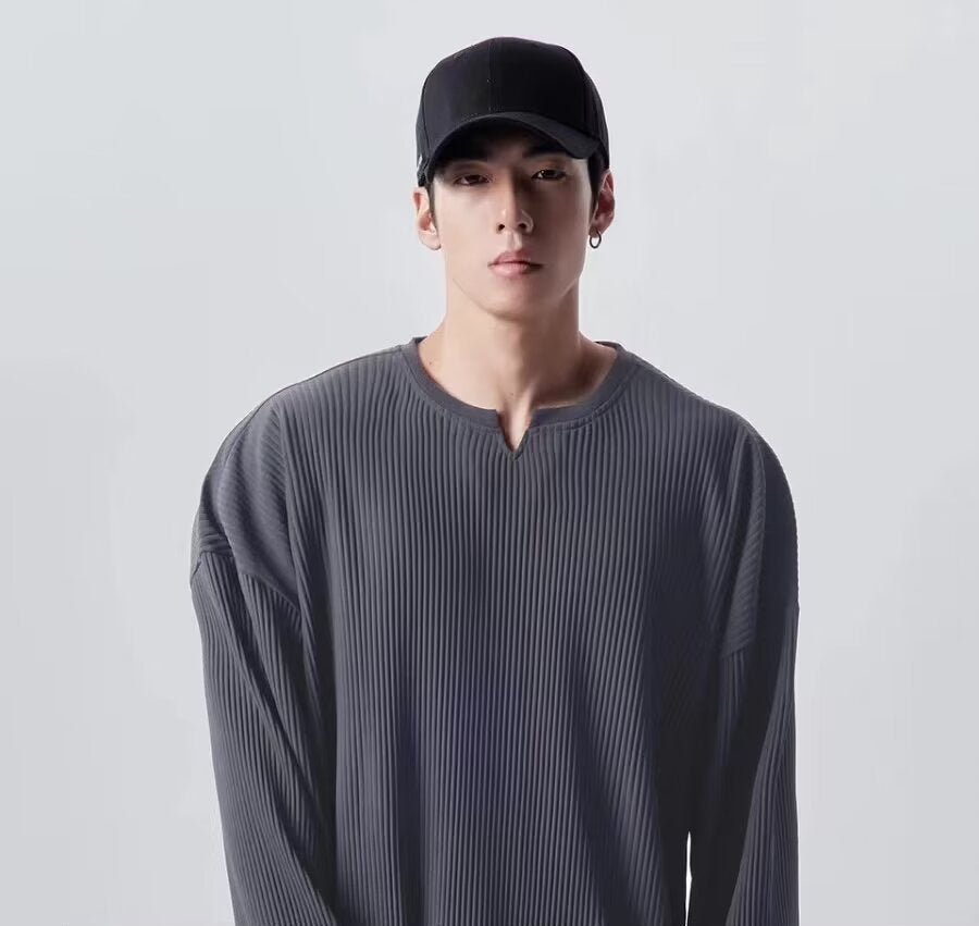 プリーツ長袖Tシャツ メンズ — 落ち感のあるオーバーサイズのスキッパーカットソー