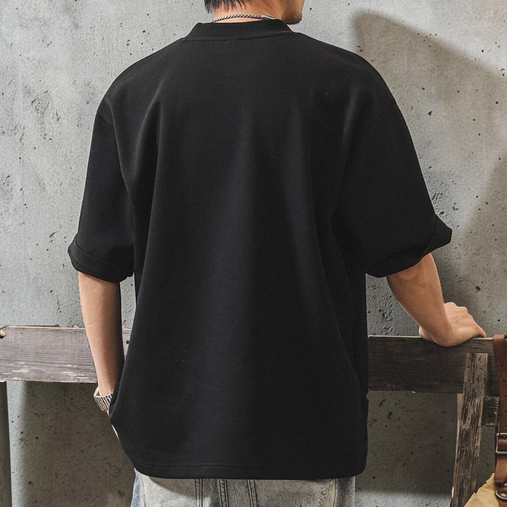 メンズ ヘビーコットンオーバーサイズTシャツ — ネックライン刺繍のビッグシルエット半袖