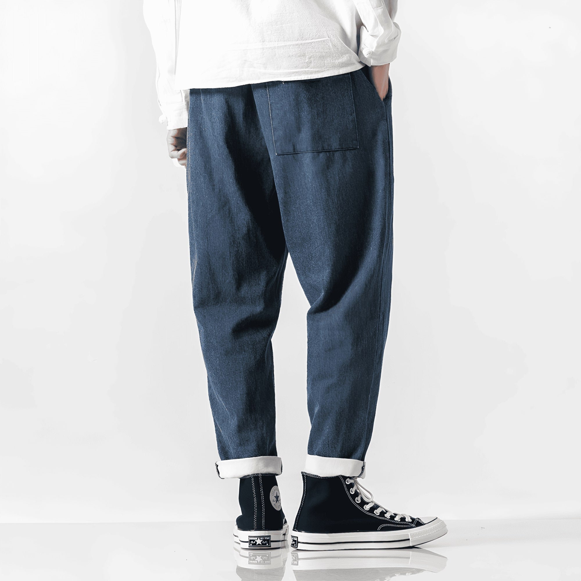 アサミ コンフォートデニムパンツ — 裾ロールアップテーパードのリラックスワークスタイル