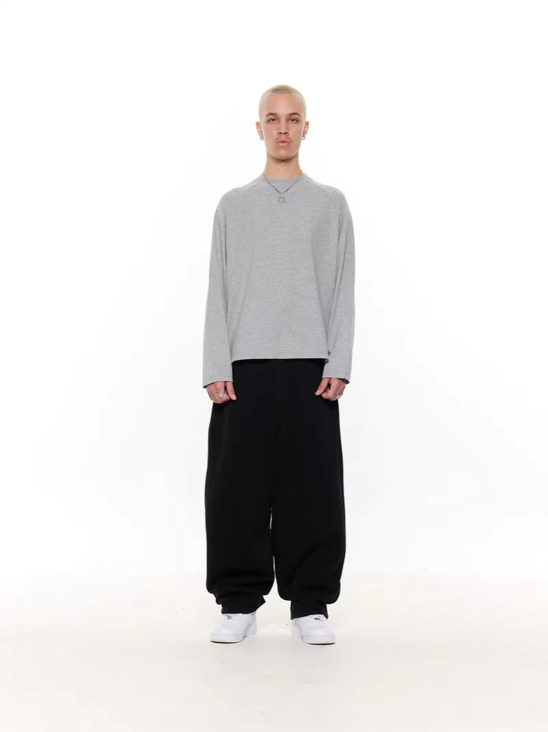 メンズ用長袖Tシャツ、グレーのゆったりボクシーシルエット（ラグラン袖）