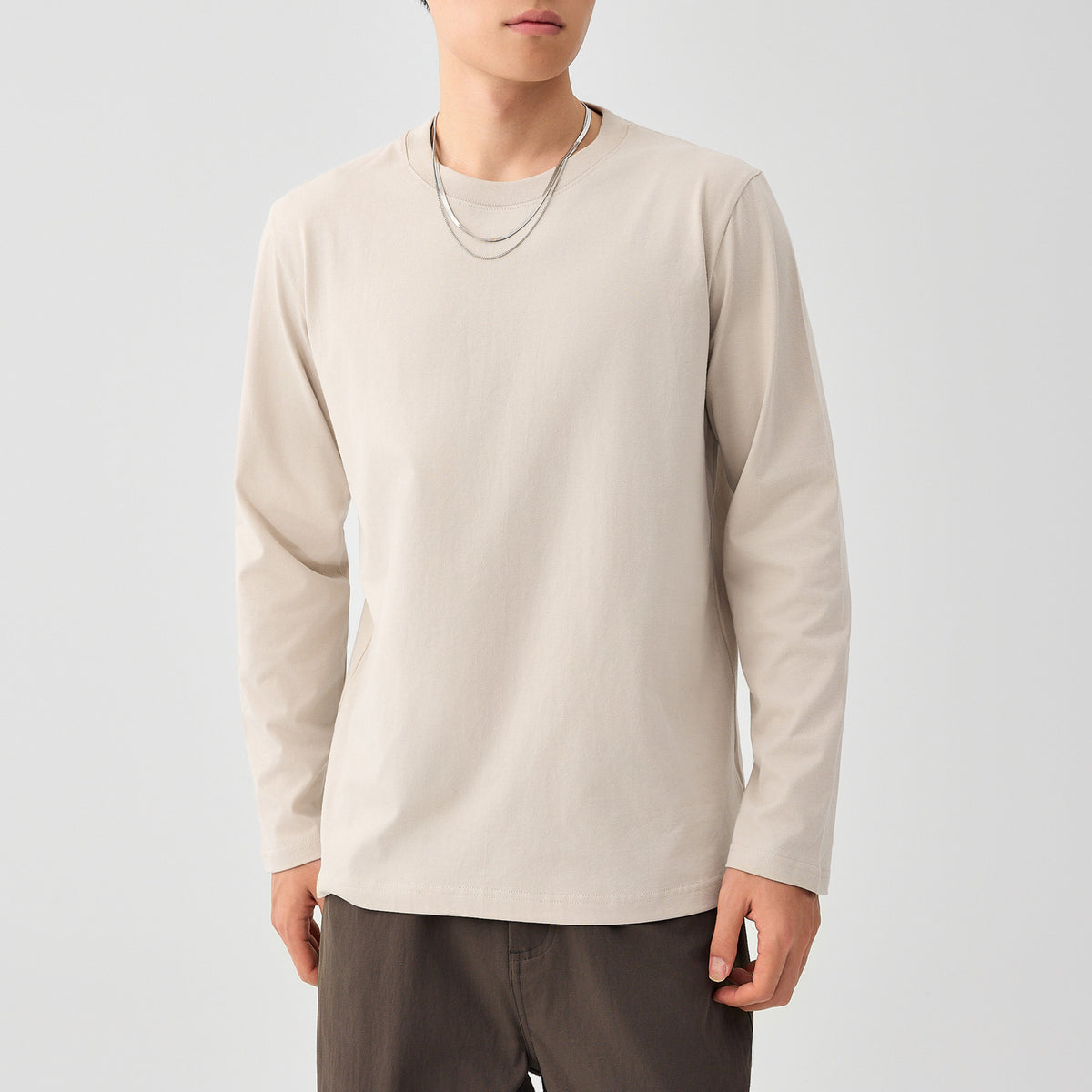 メンズ無地長袖Tシャツ（ベージュ）クルーネックのベーシックカット