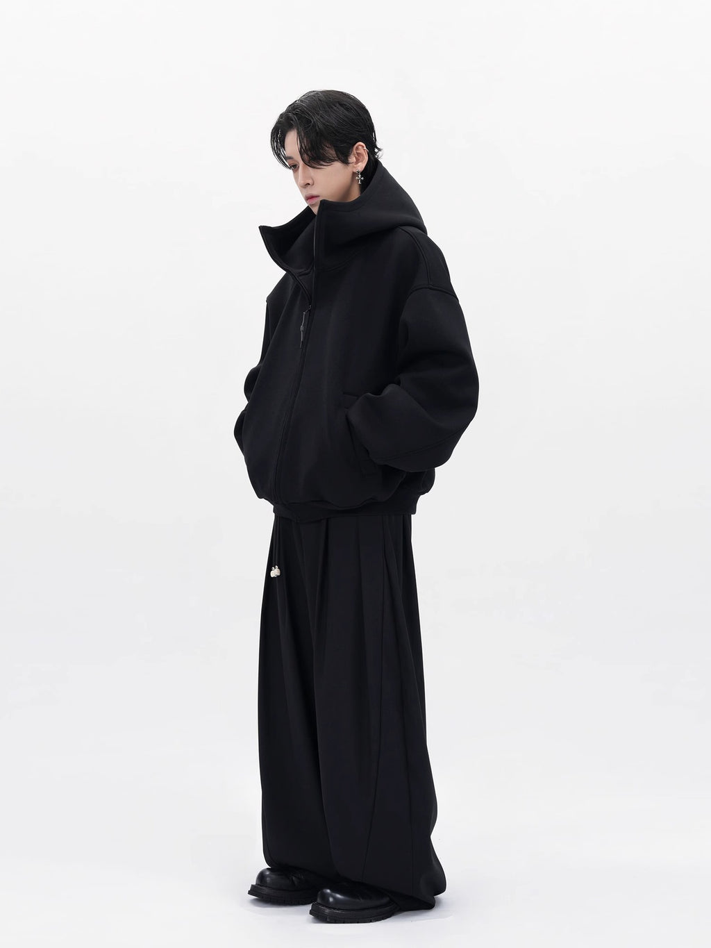厚手フリースのジップフードカーディガン、ブラック