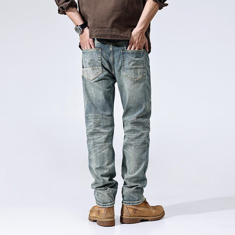 青系ウォッシュのメンズジーンズ、後ろポケット2つのストレート