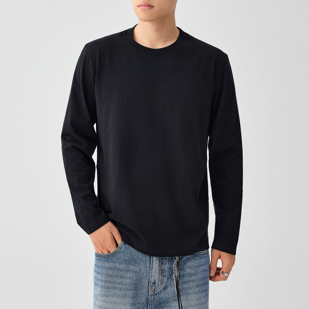 メンズ無地長袖Tシャツ（黒）クルーネック、ベーシックなシルエット