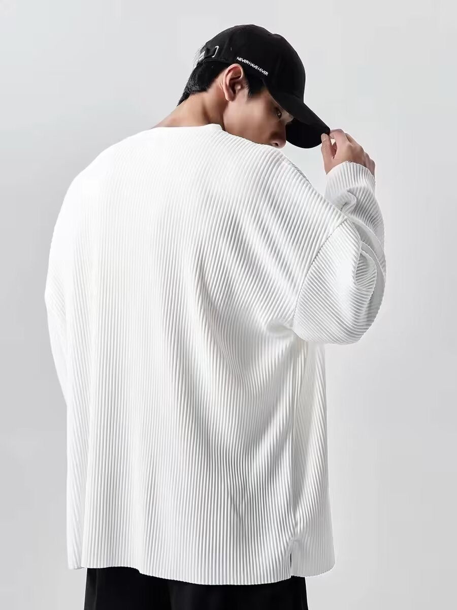 プリーツ長袖Tシャツ メンズ — 落ち感のあるオーバーサイズのスキッパーカットソー