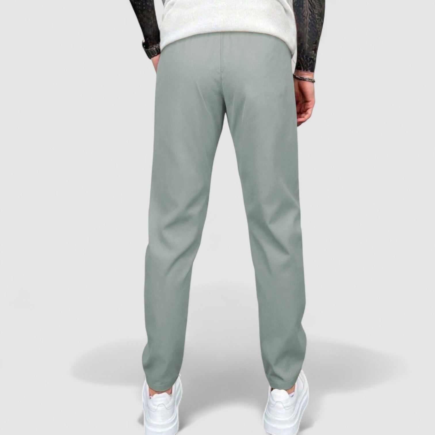 ケイ リラックス テーパードパンツ