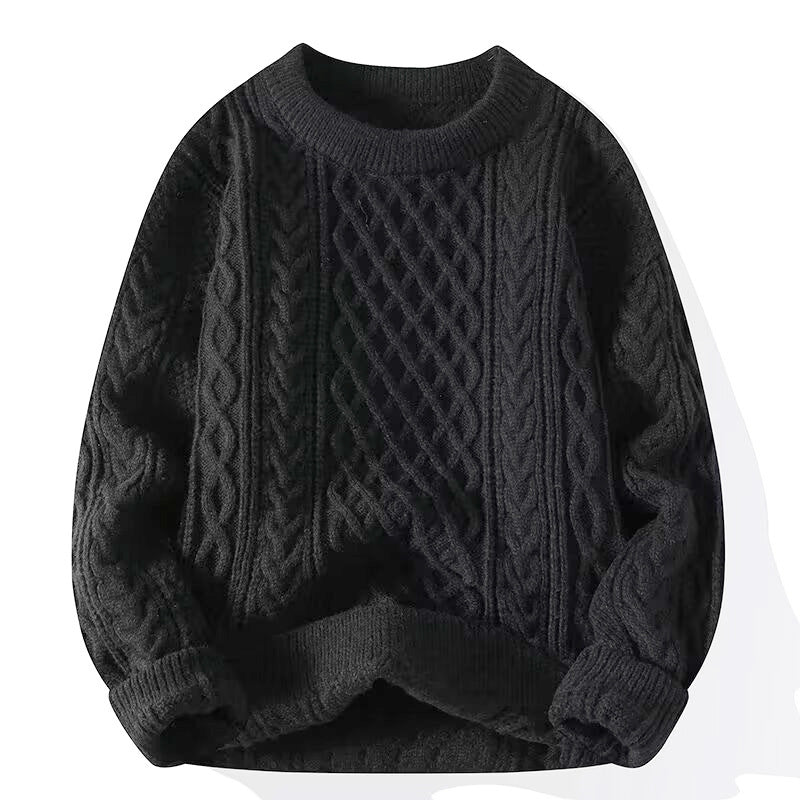 黒の厚手ケーブル編みニット、クルーネックのセーター