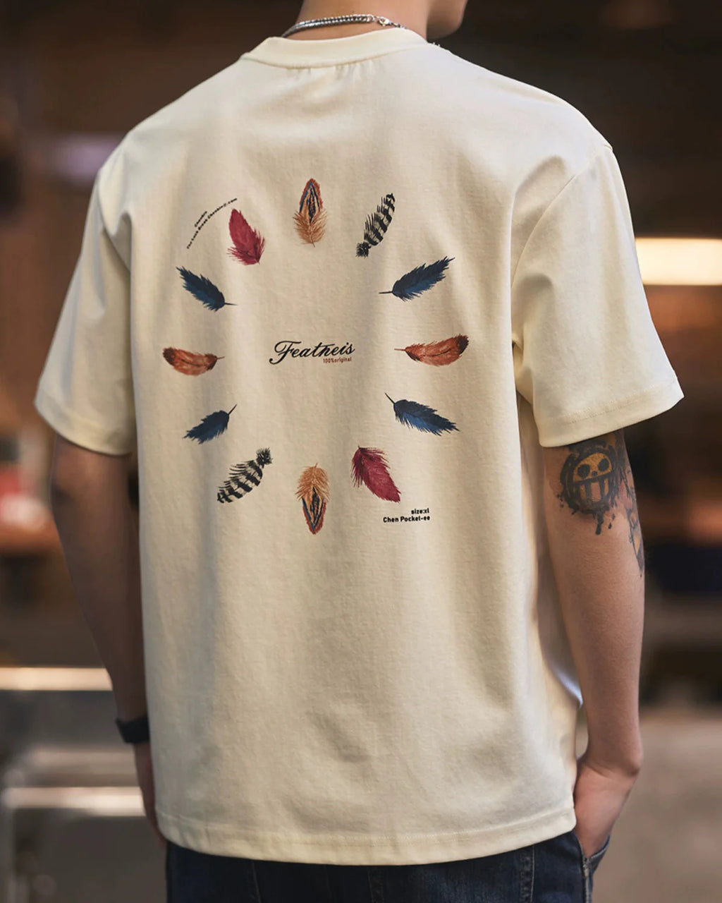 フェザーアートバックプリントTシャツ