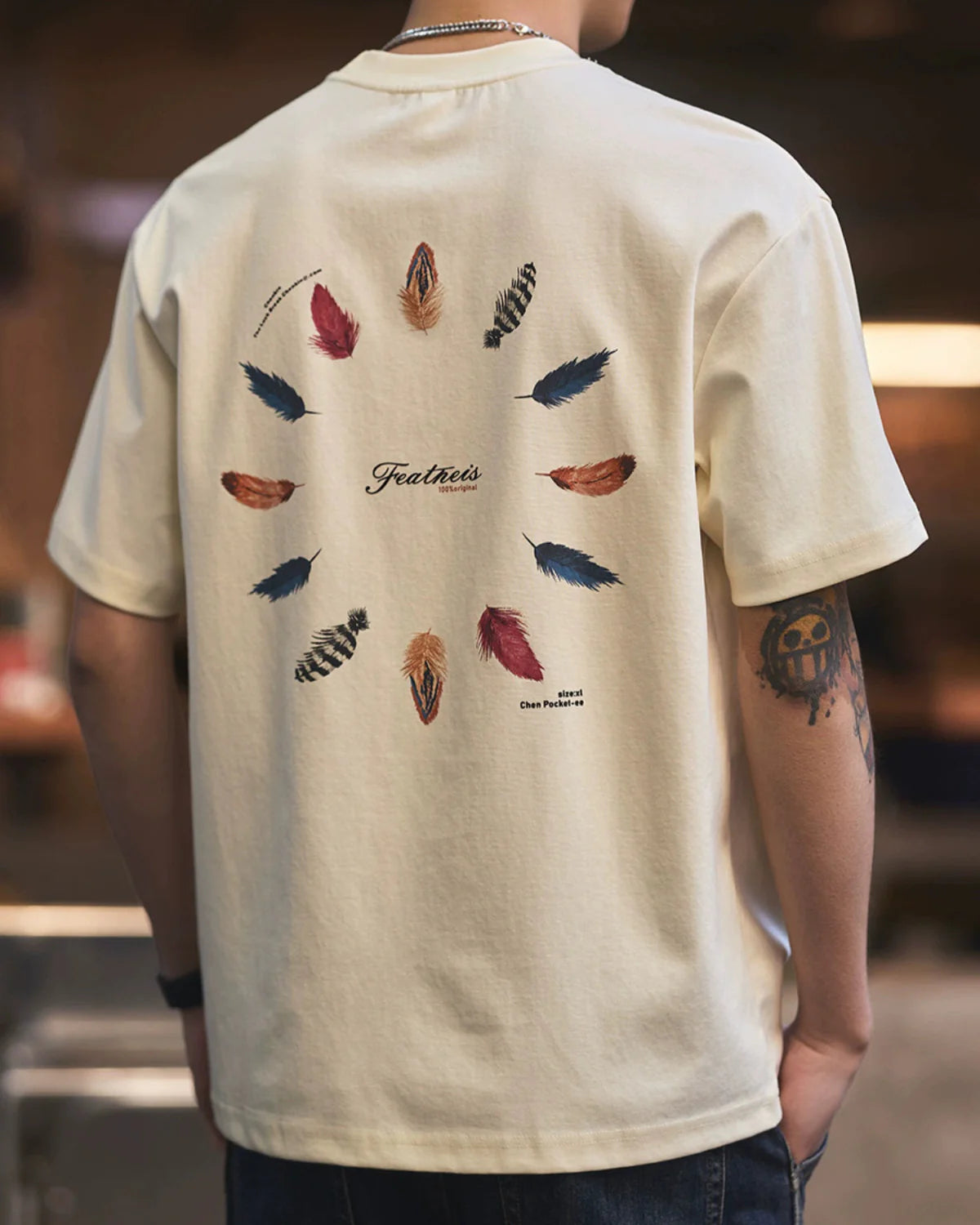 フェザーアートバックプリントTシャツ