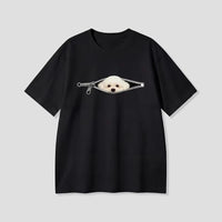 メンズ コットン半袖のかわいい犬プリントTシャツ — ジップからのぞくキュートグラフィックデザイン