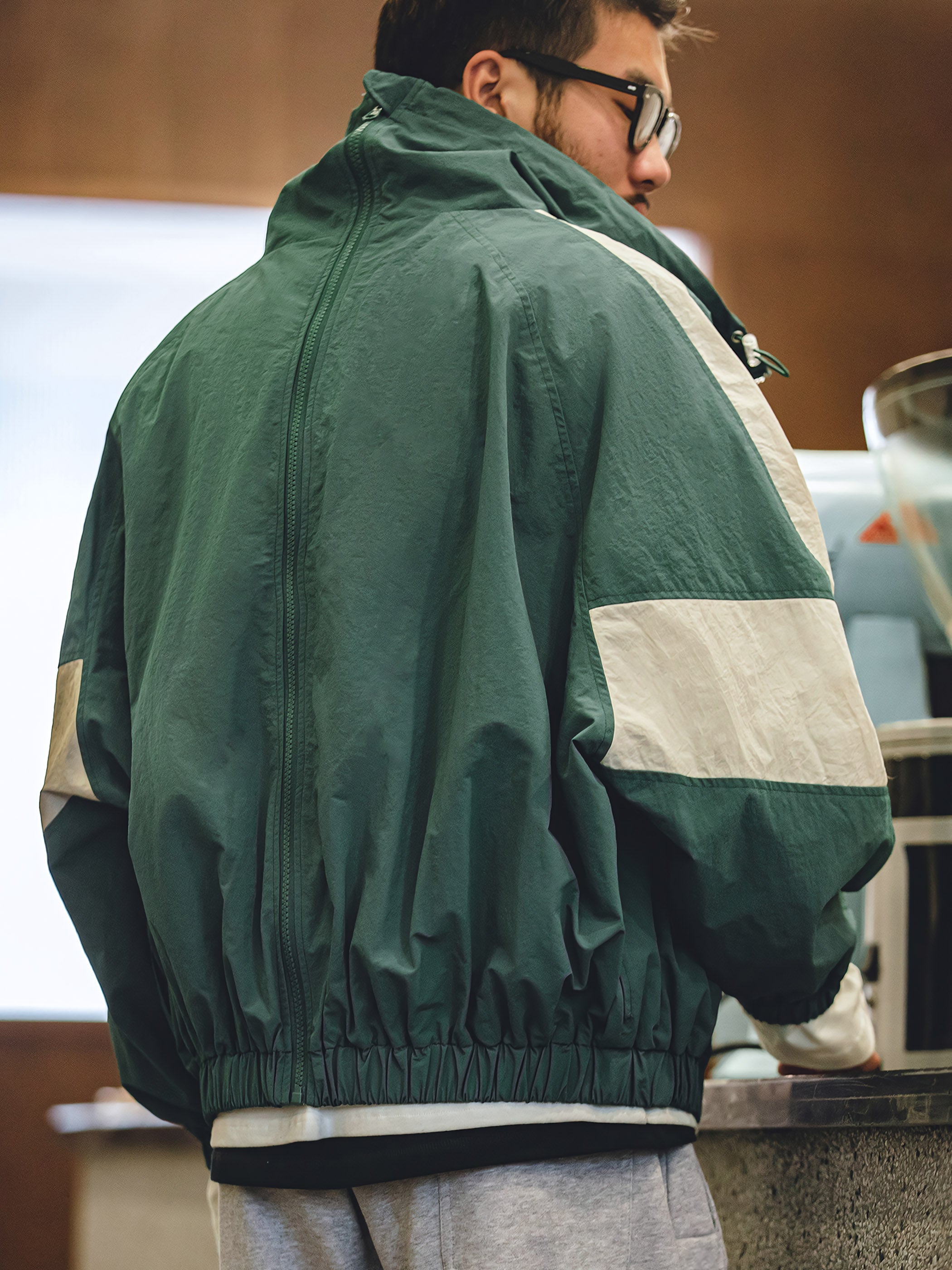 リョウ コントラスト ウィンドブレーカー