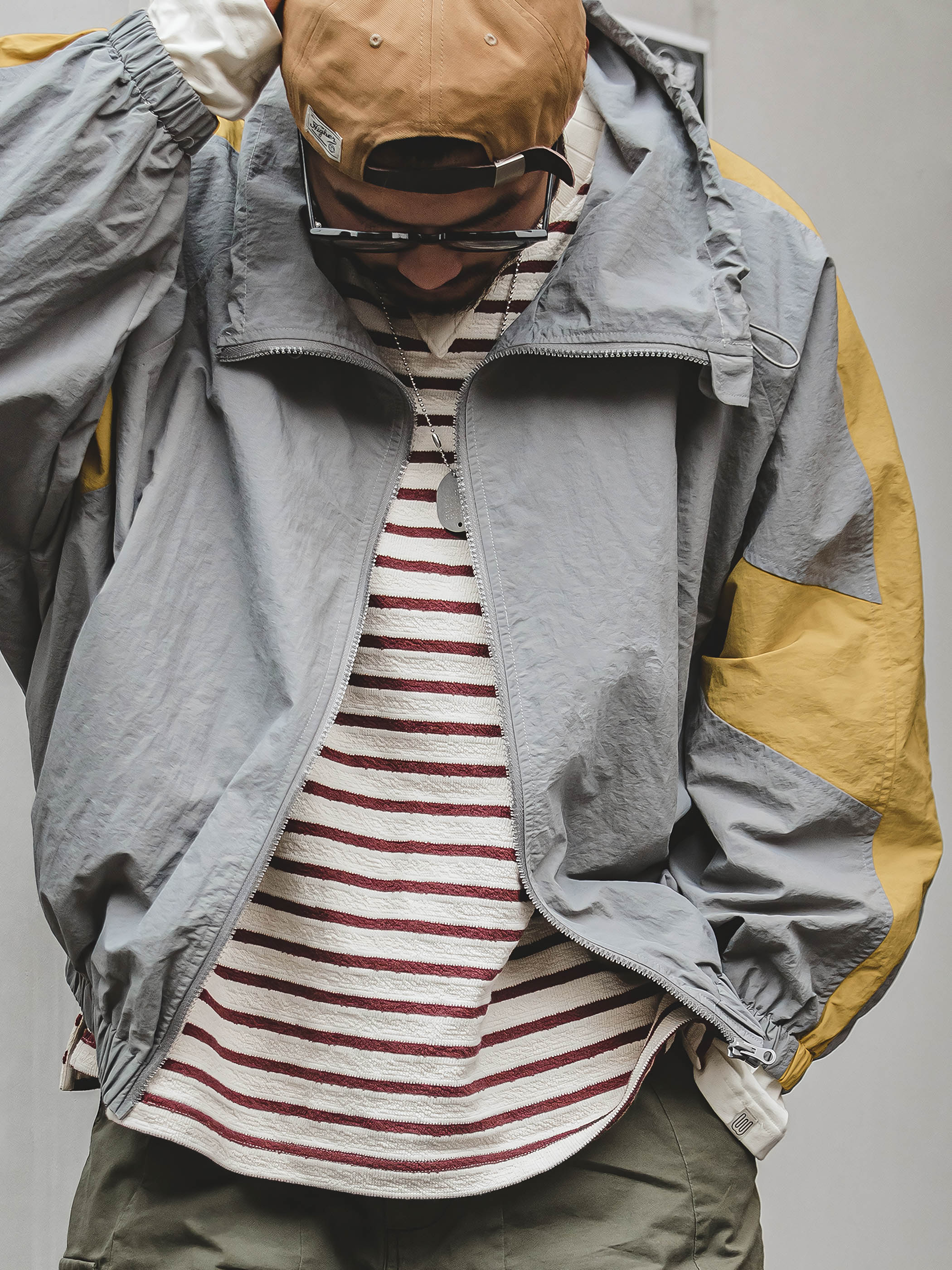 リョウ コントラスト ウィンドブレーカー