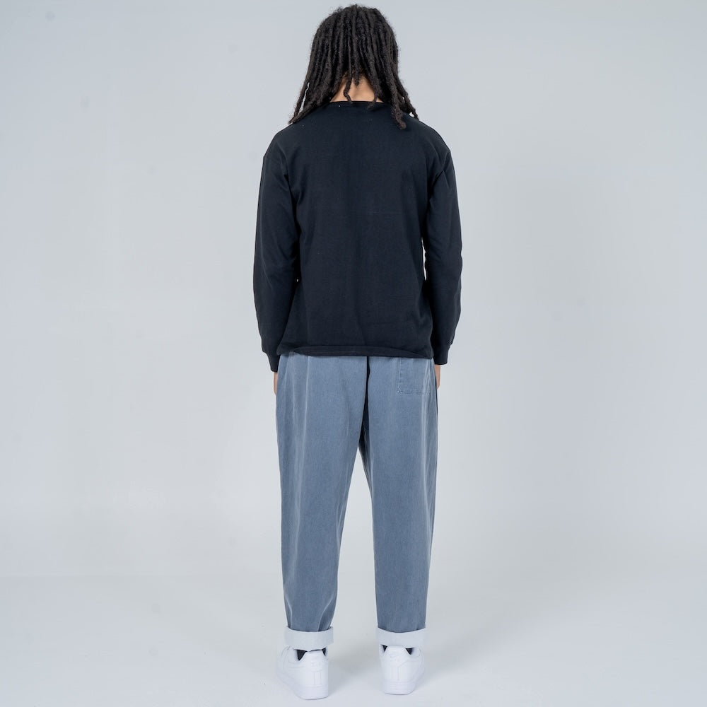 アサミ コンフォートデニムパンツ — 裾ロールアップテーパードのリラックスワークスタイル