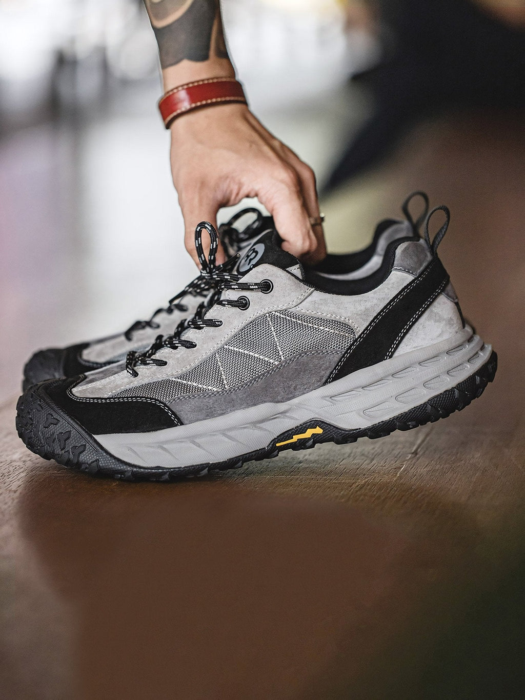 タク ミックスマテリアル マウンテンスニーカー