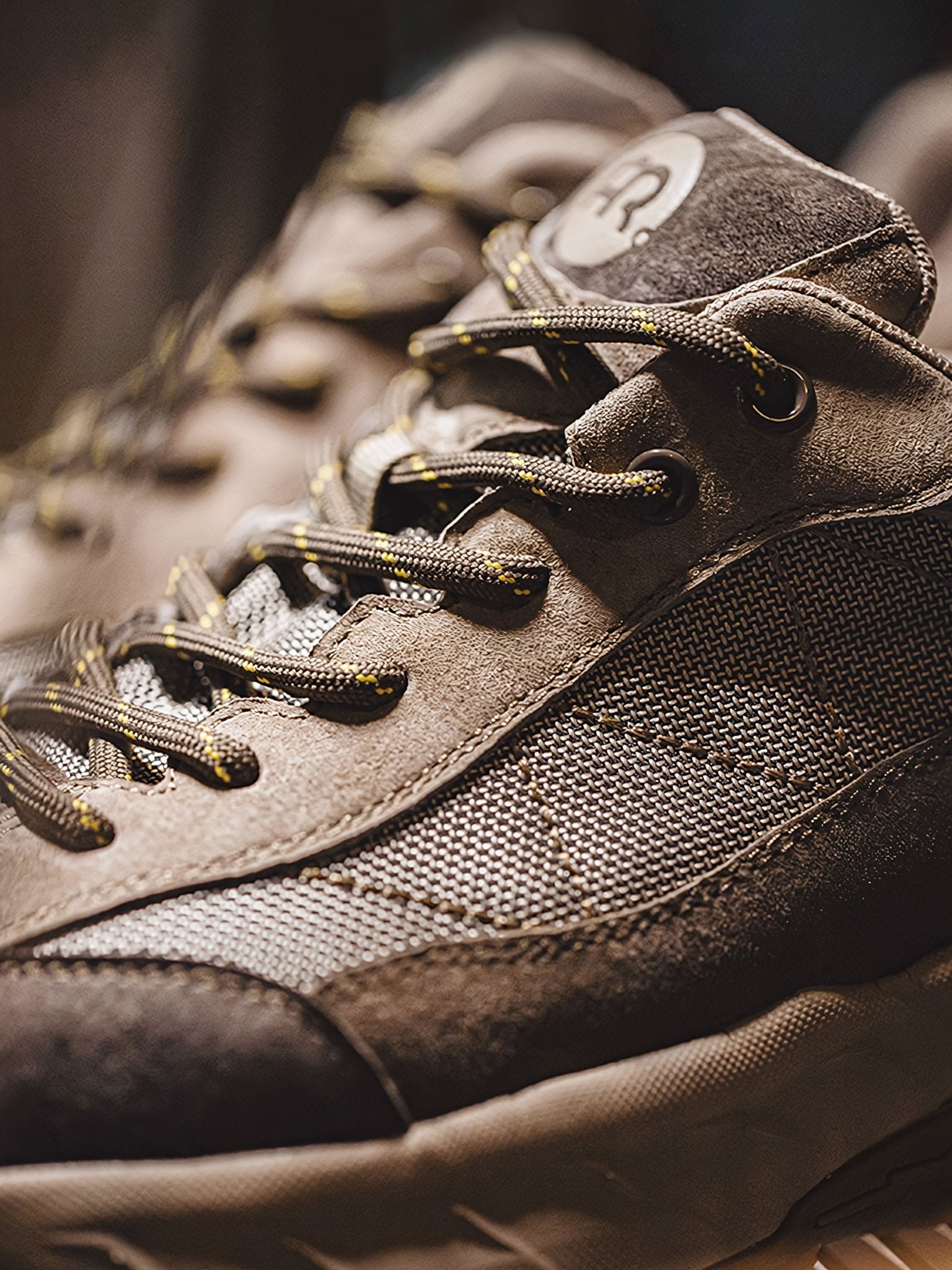 タク ミックスマテリアル マウンテンスニーカー