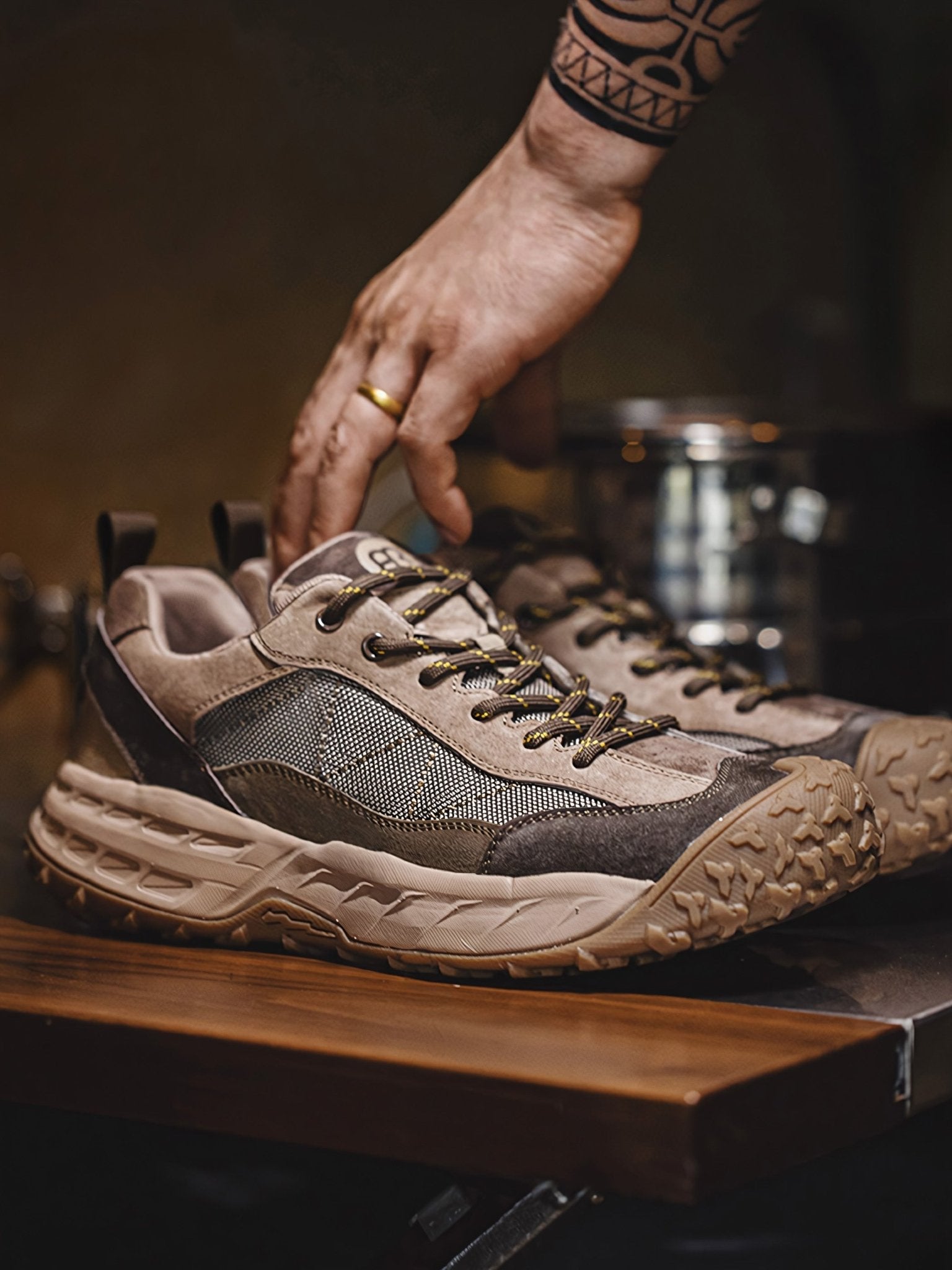 タク ミックスマテリアル マウンテンスニーカー