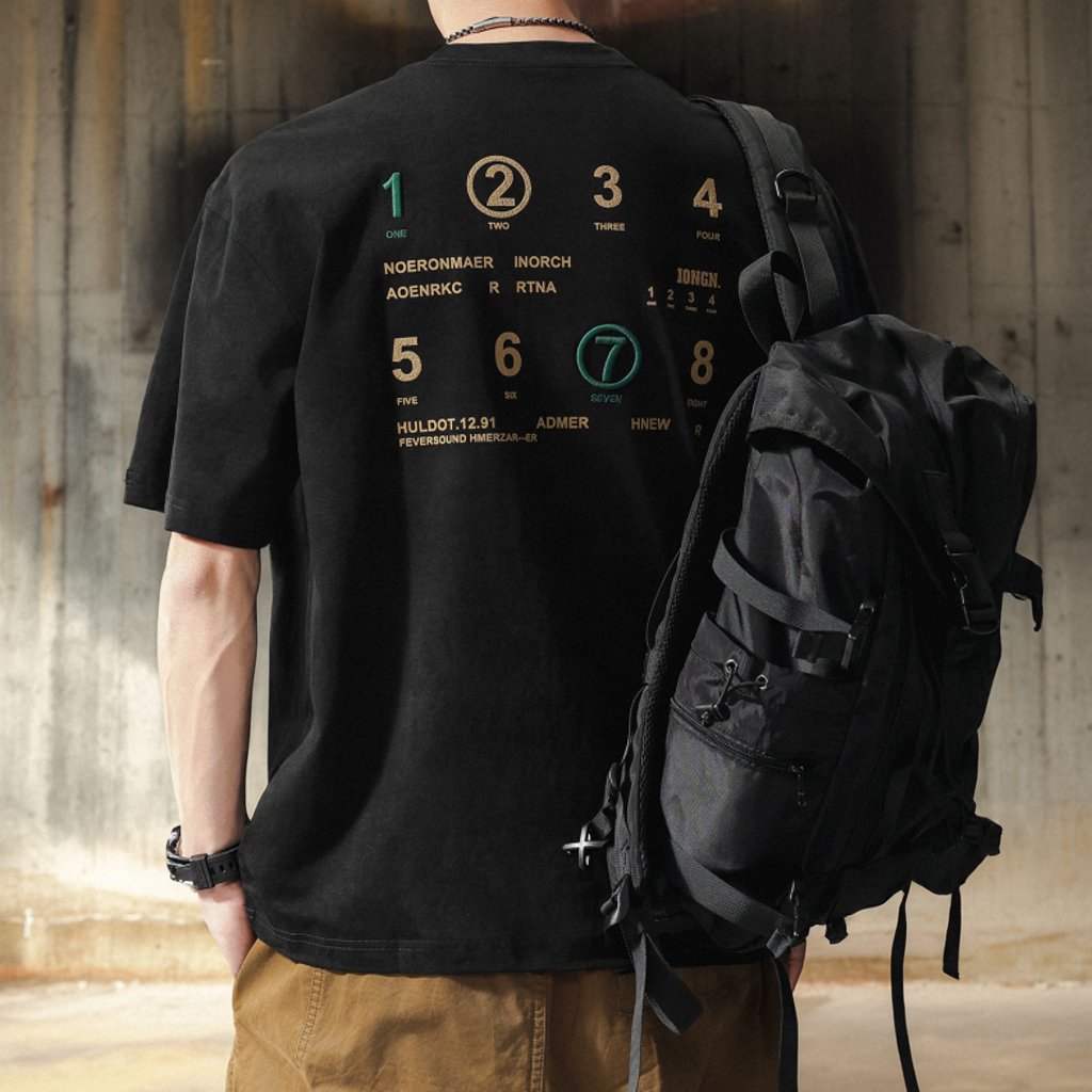 ナンバーアートバックプリントTシャツ