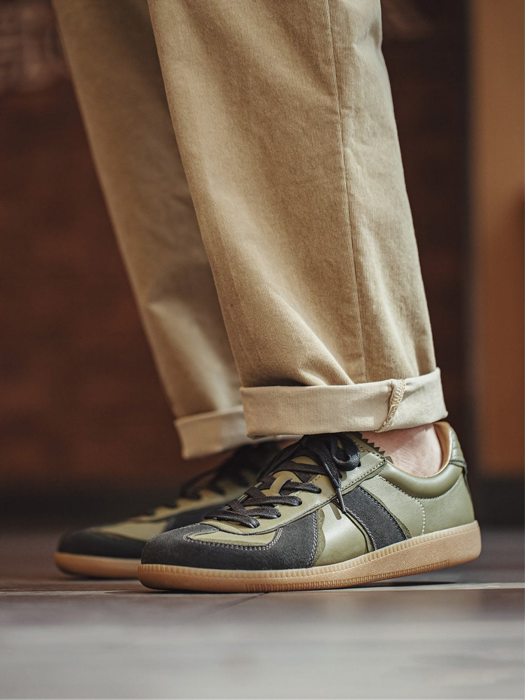 ハヤト オリーブ トレーナー スニーカー