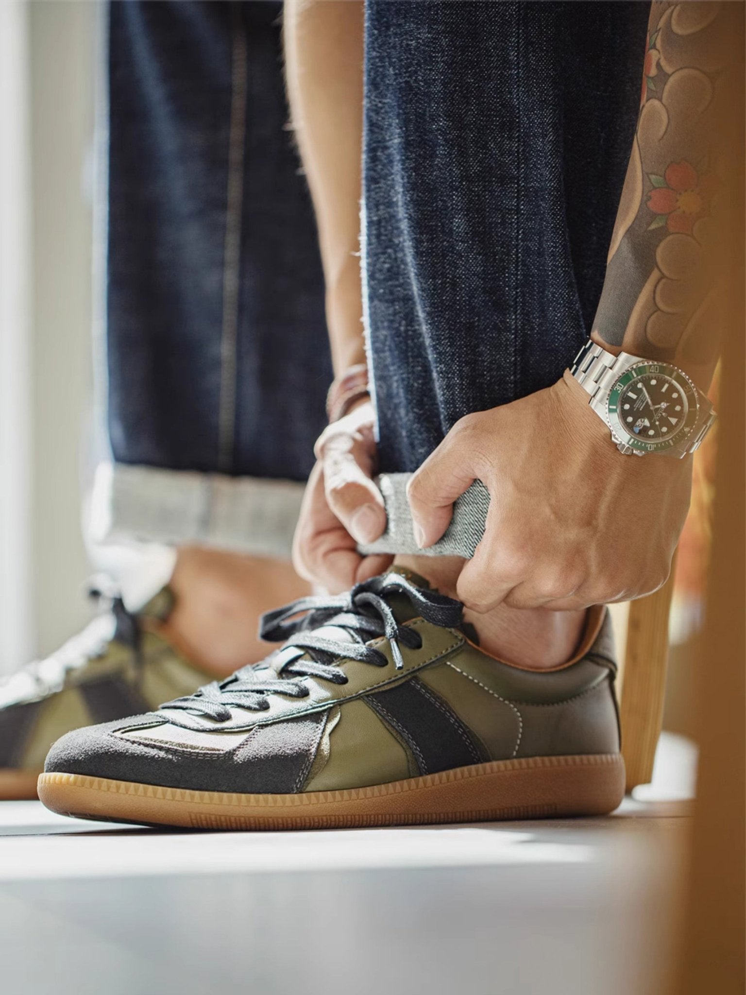 ハヤト オリーブ トレーナー スニーカー