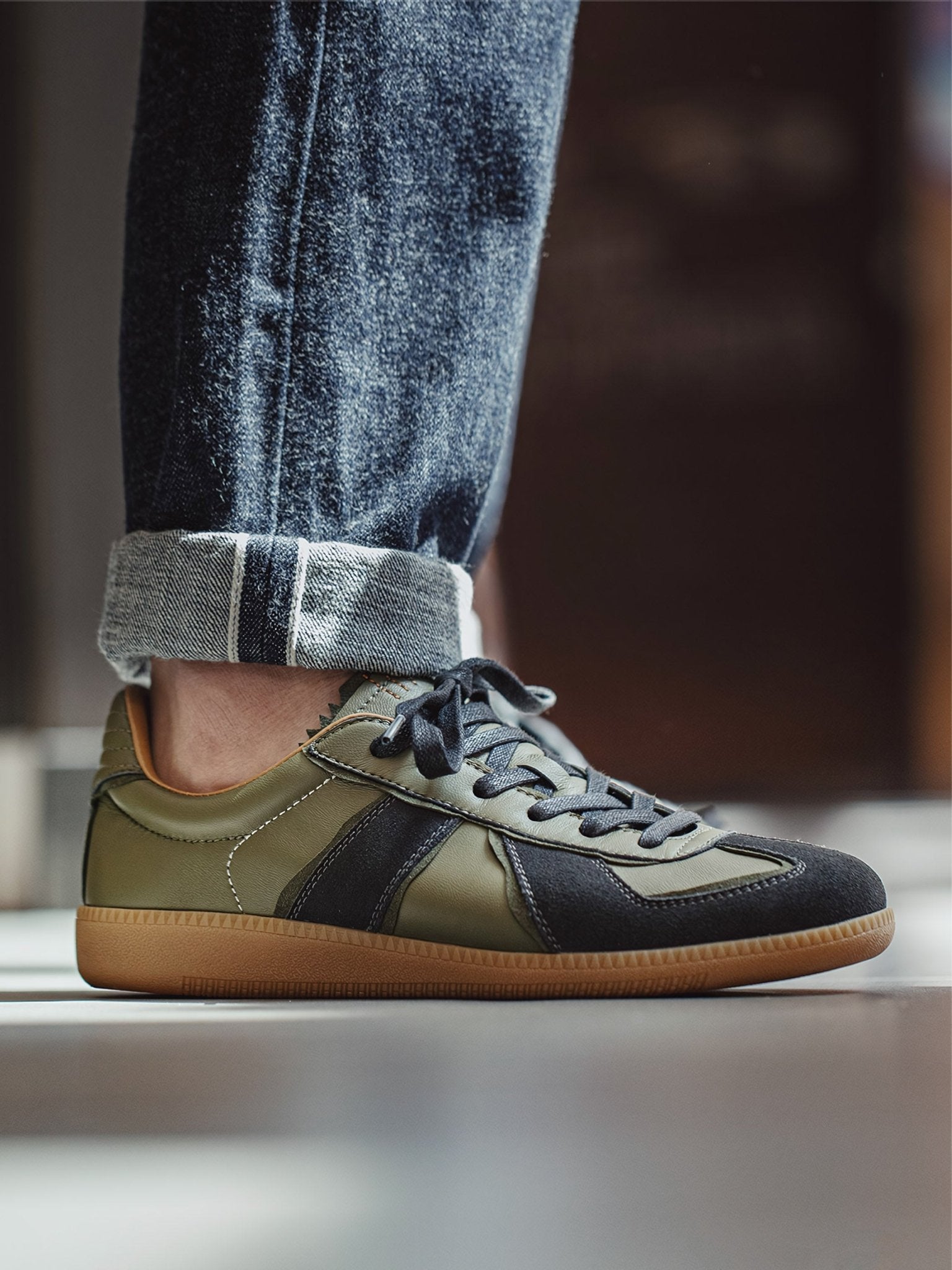 ハヤト オリーブ トレーナー スニーカー