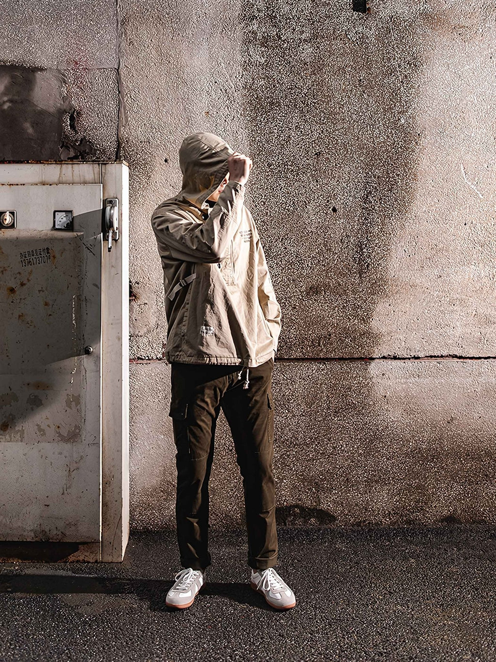 カズマ ホワイト トレーナー スニーカー