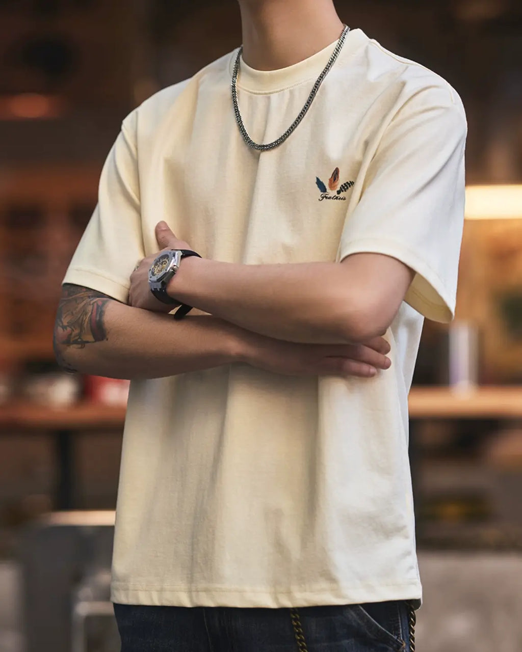 フェザーアートバックプリントTシャツ